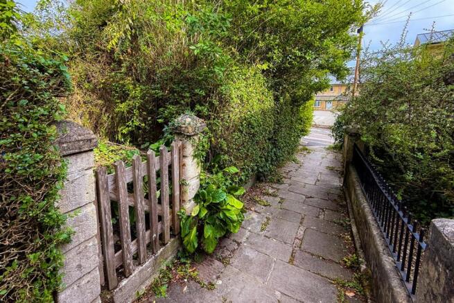 Garages & Gardens @ Bennetts Lane, Camden, Bath BA