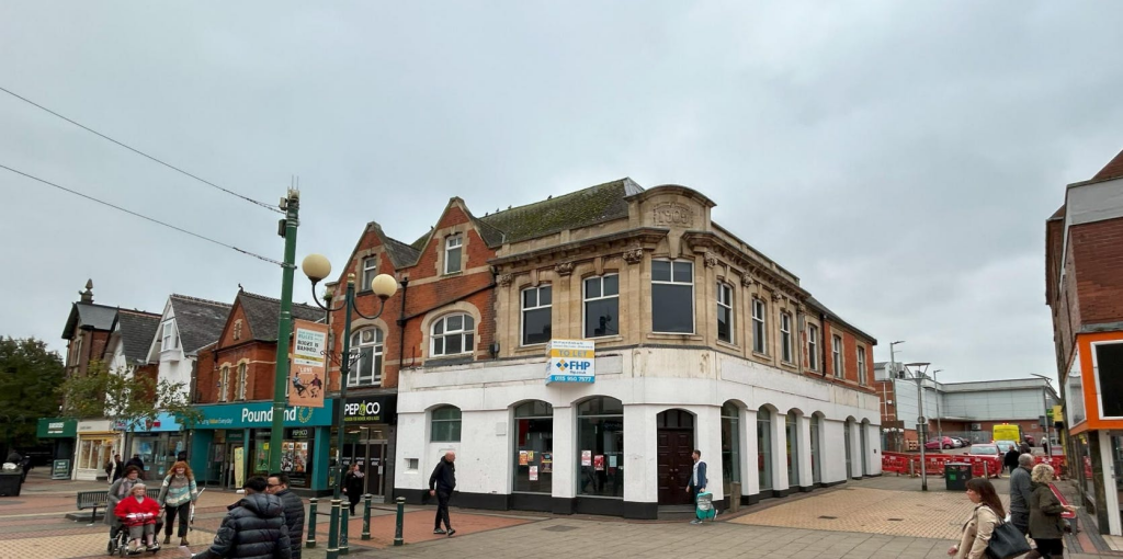 Main image of property: 81 High Street, Scunthorpe, DN15 6LY