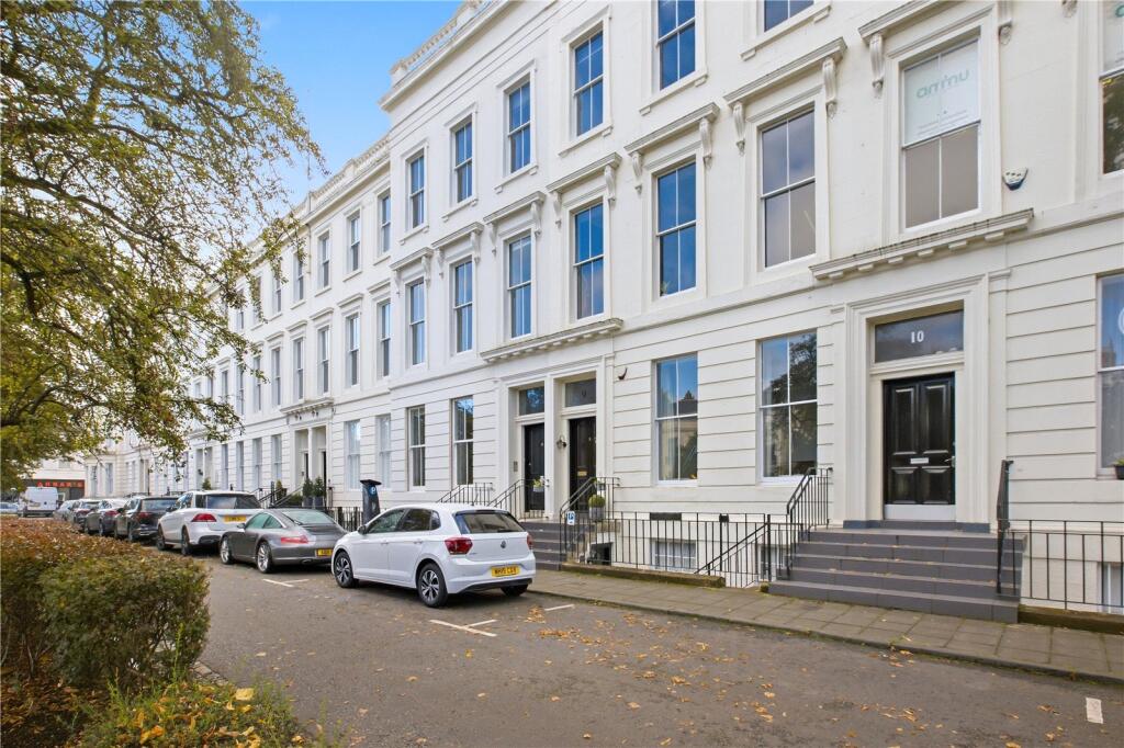 Main image of property: 2/1, 8 Newton Terrace, Glasgow, Glasgow City, G3