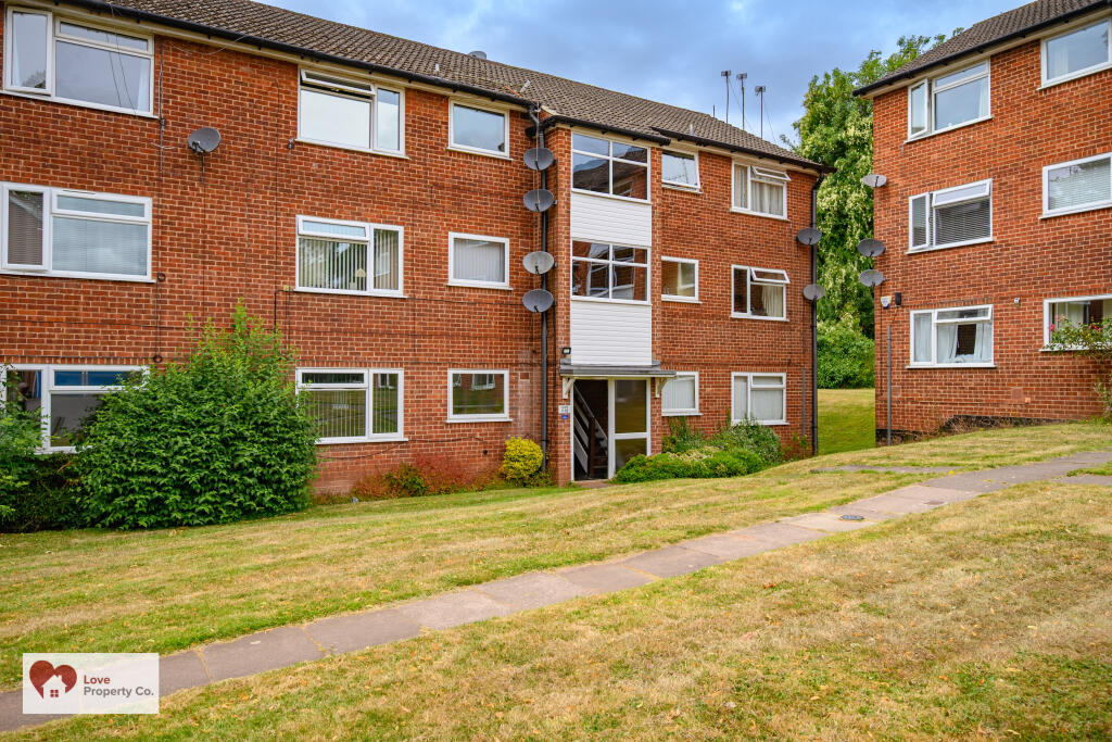 Main image of property: Darlaston Court, 123 Main Road, Meriden, CV7 7NJ