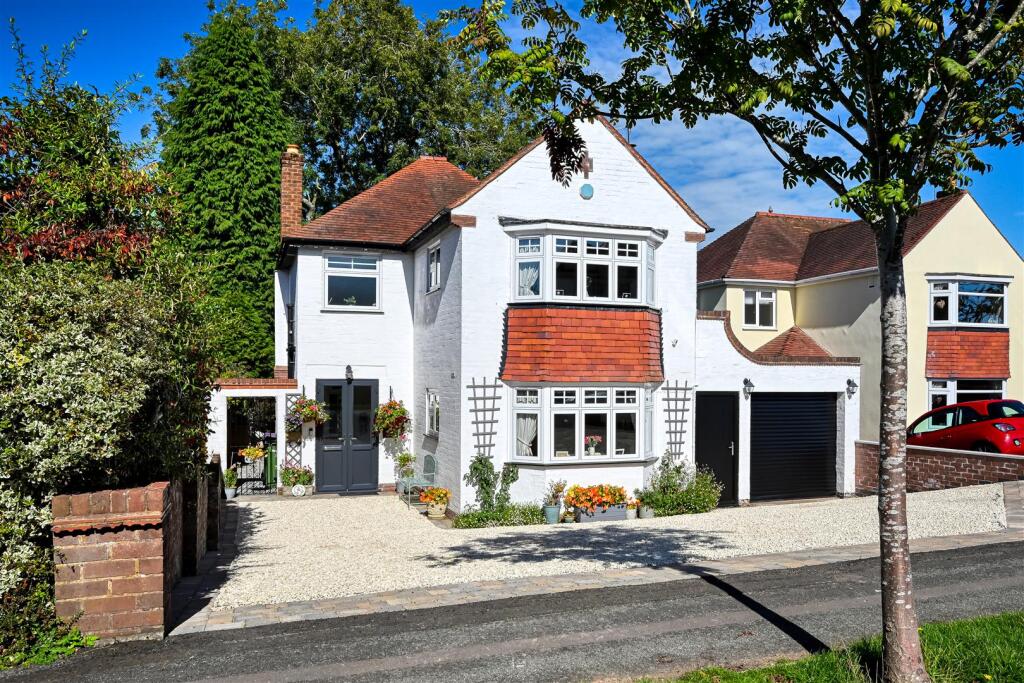 Main image of property: Buttons Farm Road, Penn, Wolverhampton