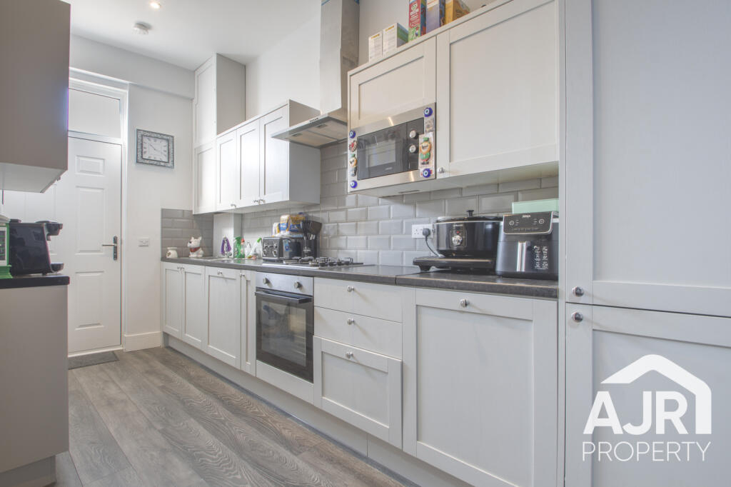 Main image of property: Lingfield Crescent, London, SE9