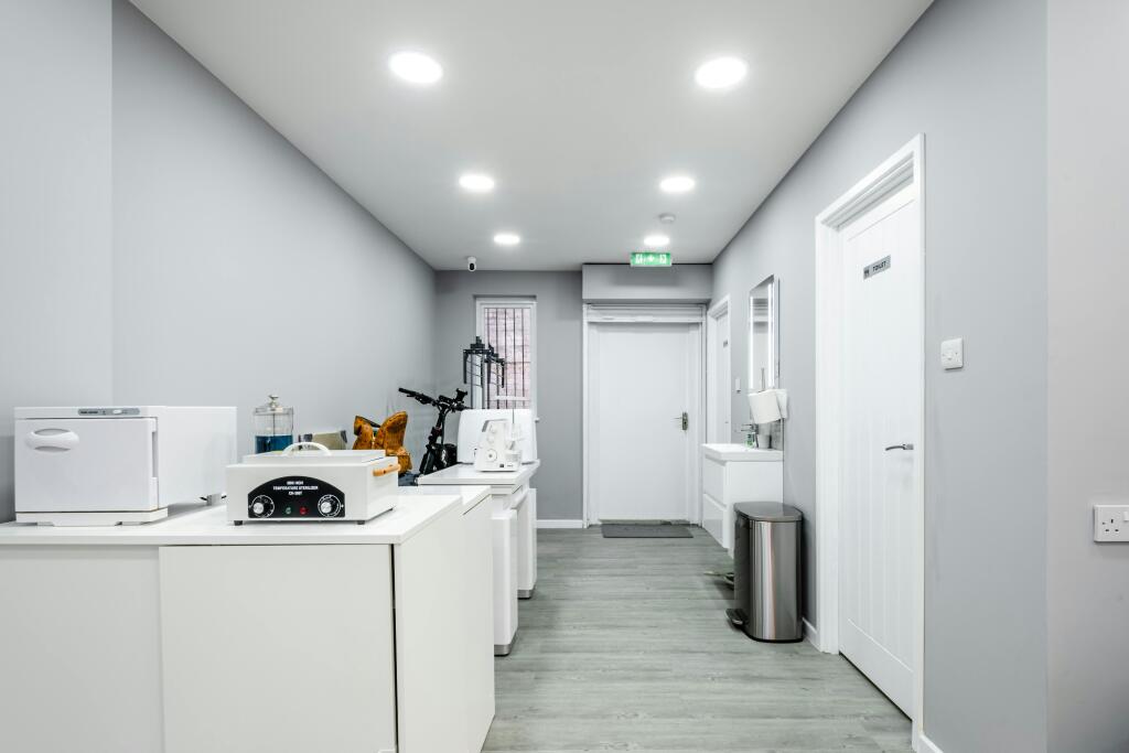 Cambridge Heath Rd 493 NEW - Low Res 6.jpg
