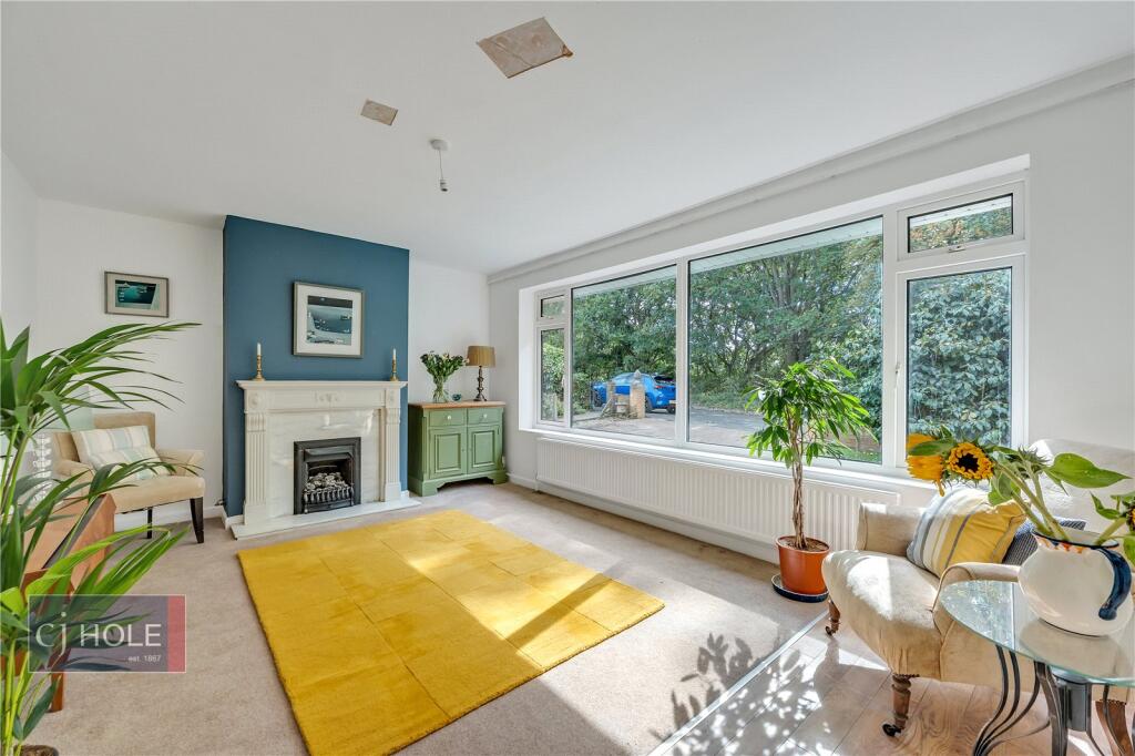 Main image of property: Leap Valley Crescent, Bristol, Gloucestershire, BS16