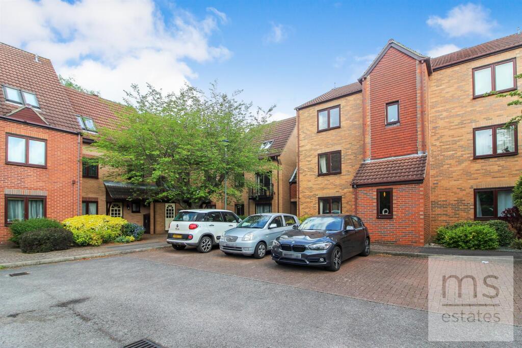 Main image of property: Heron Wharf, Castle Marina, Nottingham