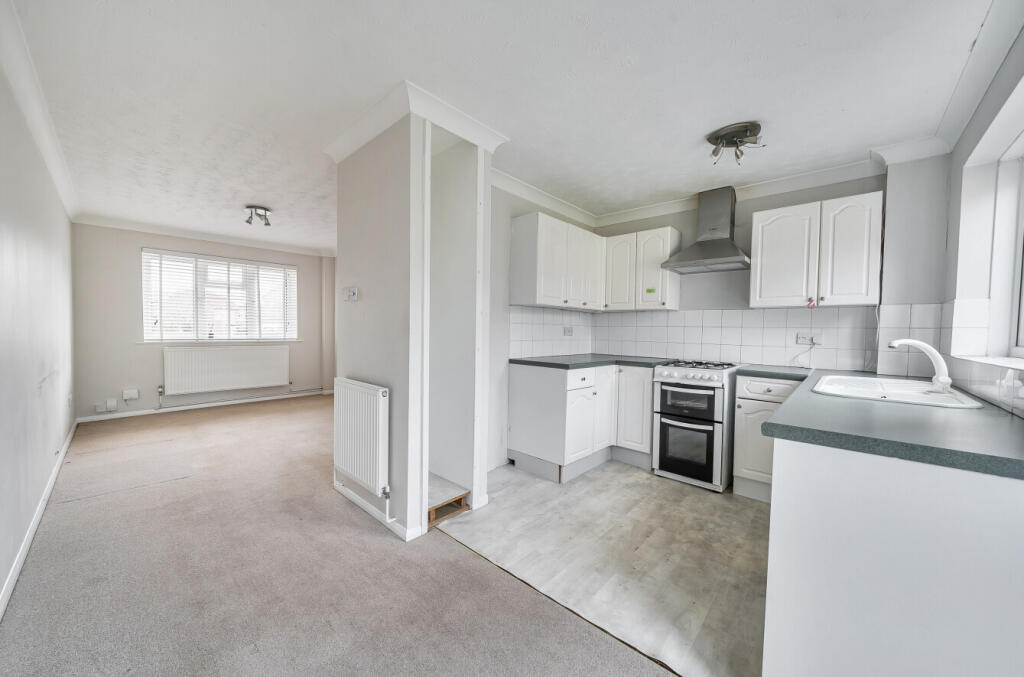 Main image of property: Horseshoe Close, Fareham, Hampshire, PO14