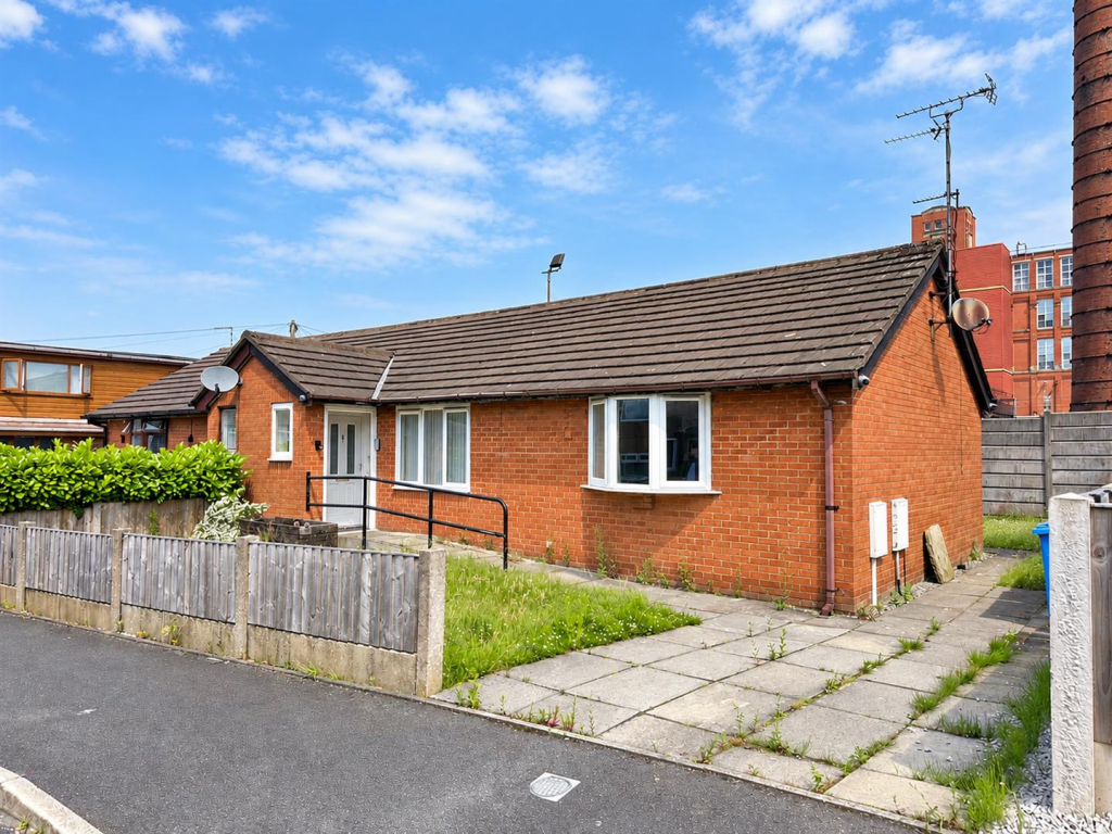 Main image of property: Ravenside Park, Chadderton, Oldham