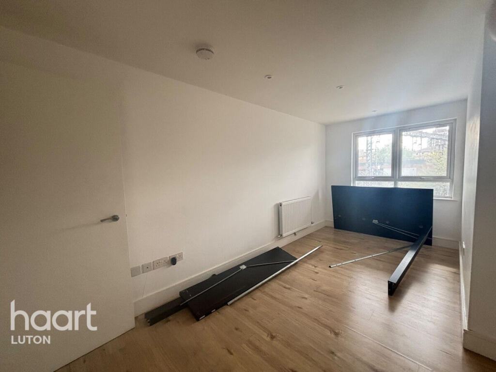 Main image of property: Midland Road, LUTON