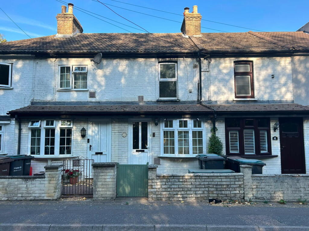 Main image of property: Wrotham Road, Meopham, Gravesend, Kent, DA13 0RG