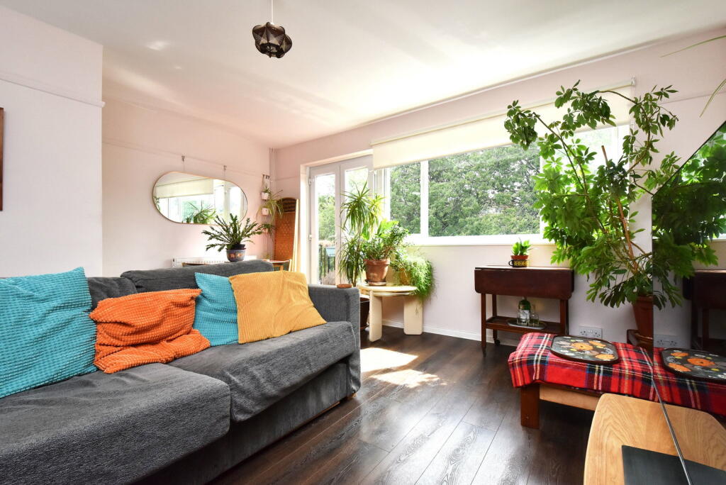 Main image of property: Longfield Crescent, London, SE26 4DU