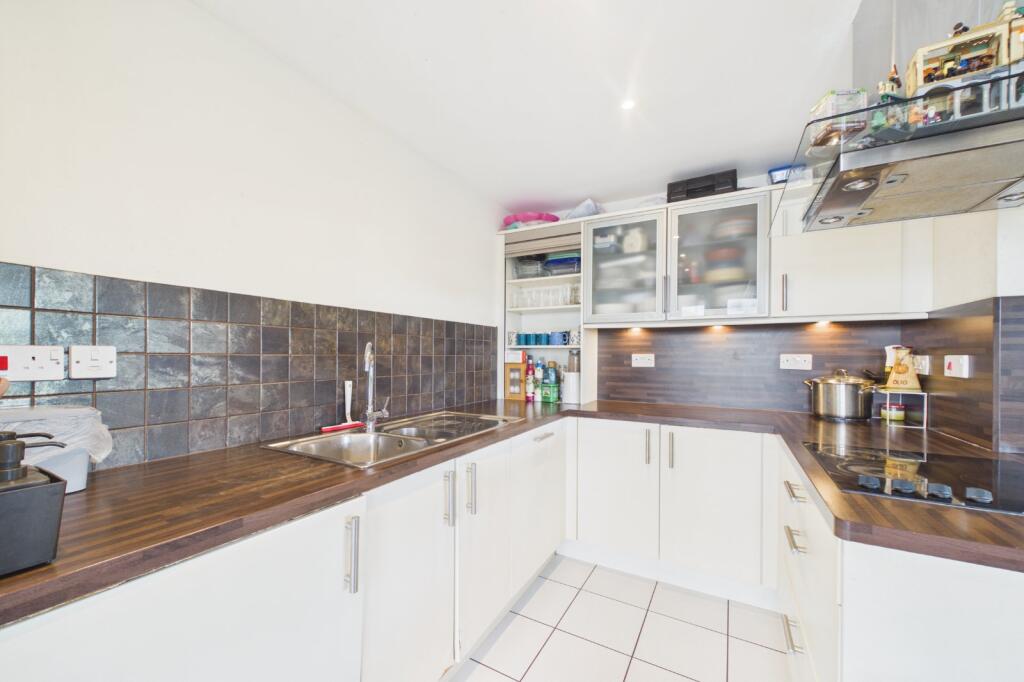 Main image of property: Luscinia View, Napier Road, Reading, Berkshire, RG1