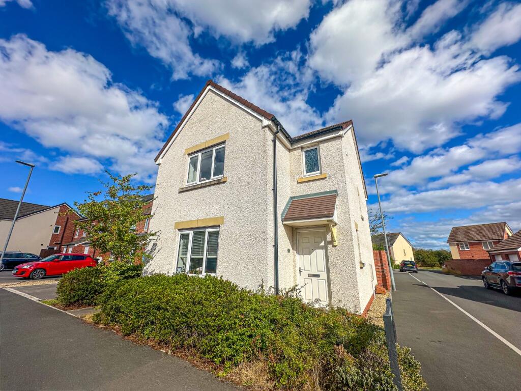 Main image of property: Hob Close, Monkton Heathfield, Taunton, Somerset - NO CHAIN!