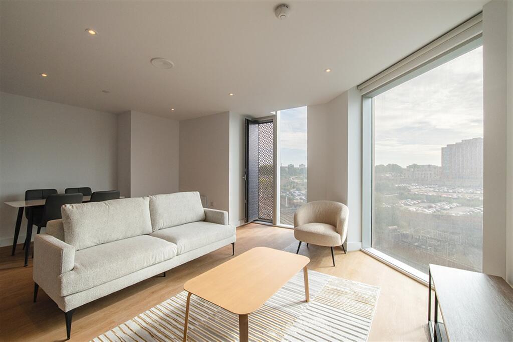 Main image of property: 06 Crown View, M4