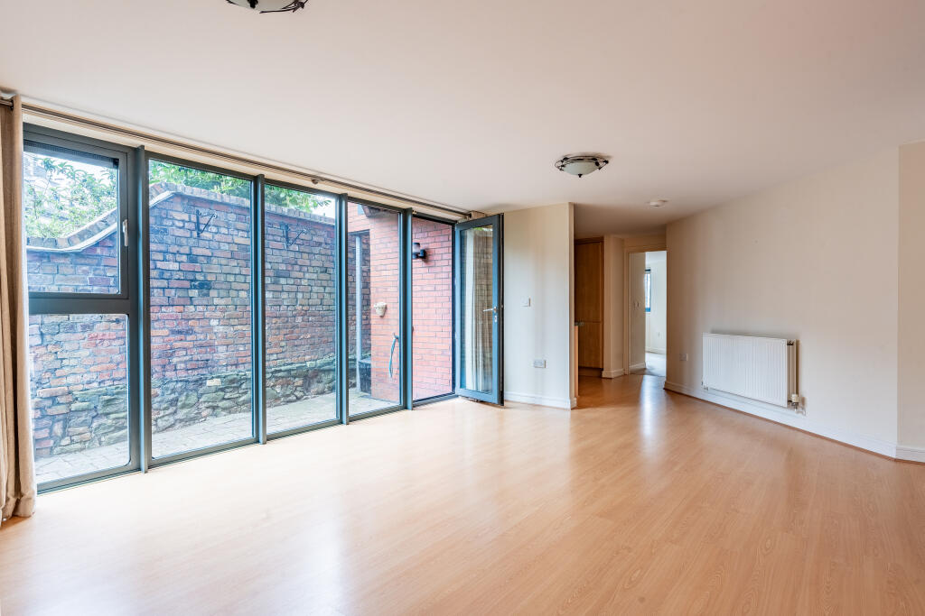 Main image of property: Barossa Place, Redcliffe, Bristol, BS1 6SU