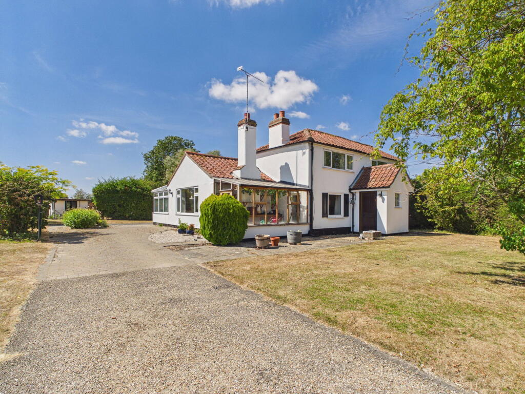 Main image of property: High Willows, Maypole Green, Dennington