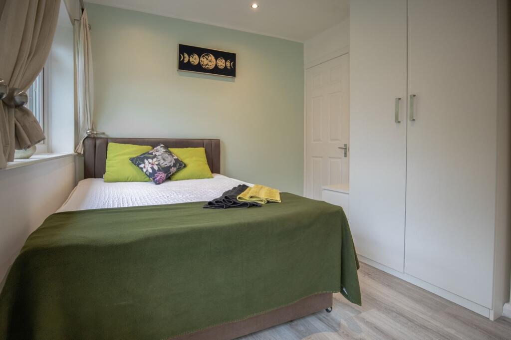 Main image of property: Room B, Montague Street, Caversham, RG4