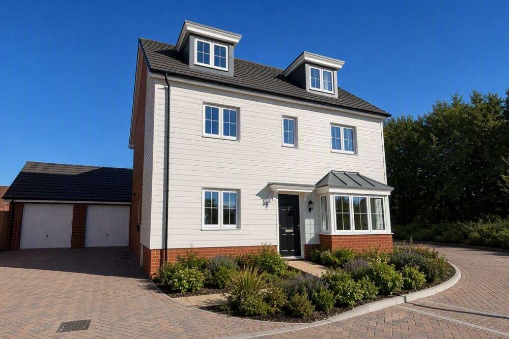 Main image of property: Goldfinch Drive ,
Faversham ,
Kent,
ME13 8BJ