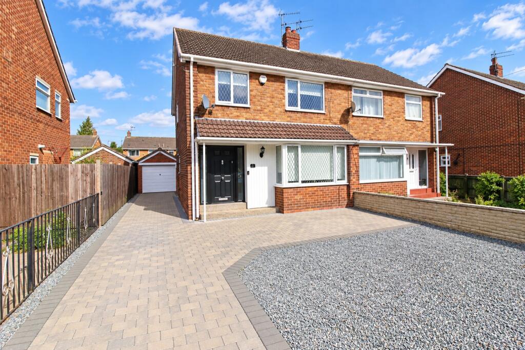 Main image of property: Abbots Close, Kingston Upon Hull, City Of Kingston Upon Hull