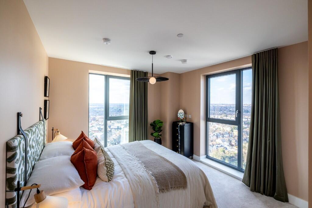 Main image of property: 6-44 Station Road, Croydon, CR0 2YT