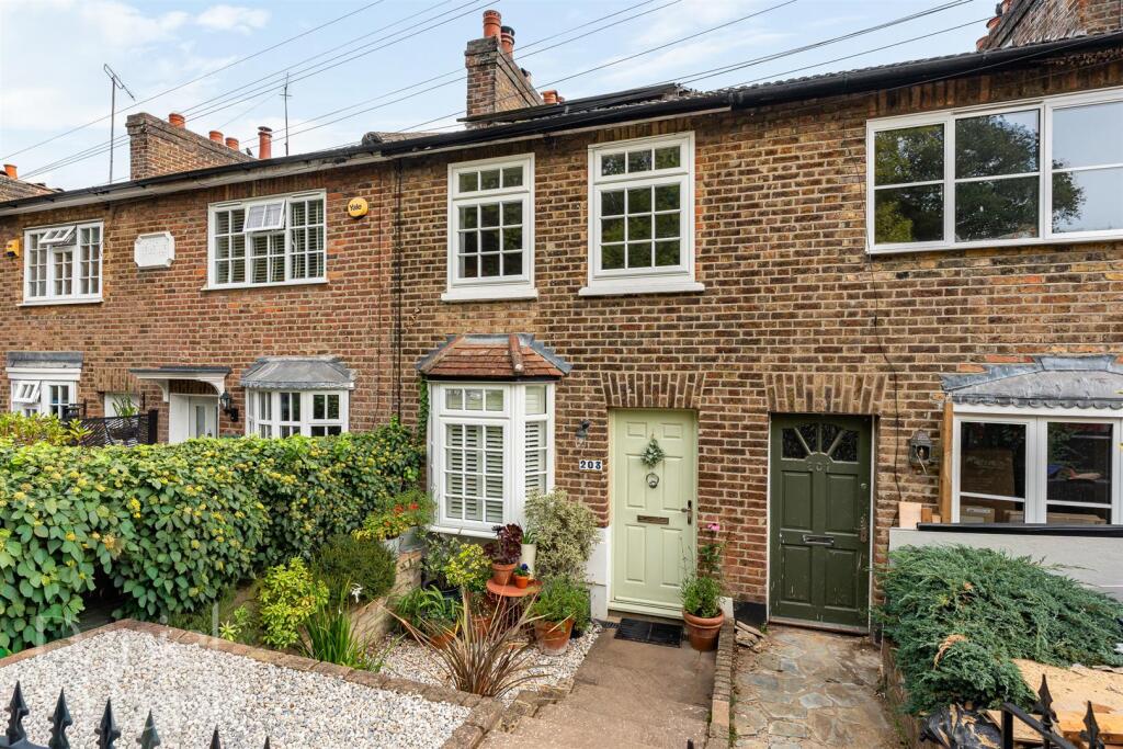 Main image of property: Smarts Lane, Loughton