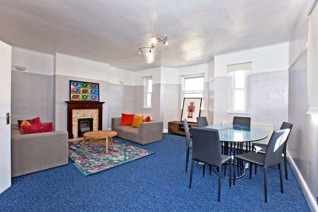 Main image of property: Ashbourne Parade, Finchley Road, Temple Fortune, London, NW11