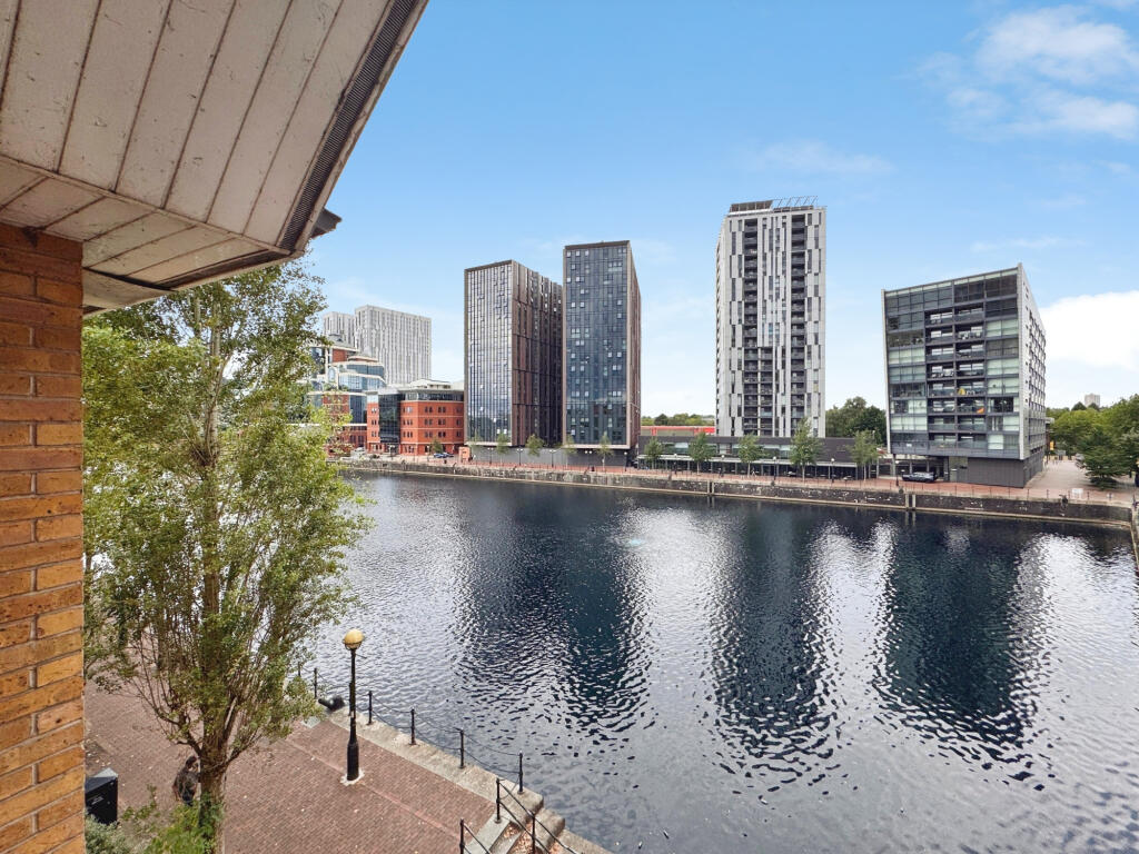 Main image of property: Labrador Quay, Salford, Lancashire, M50
