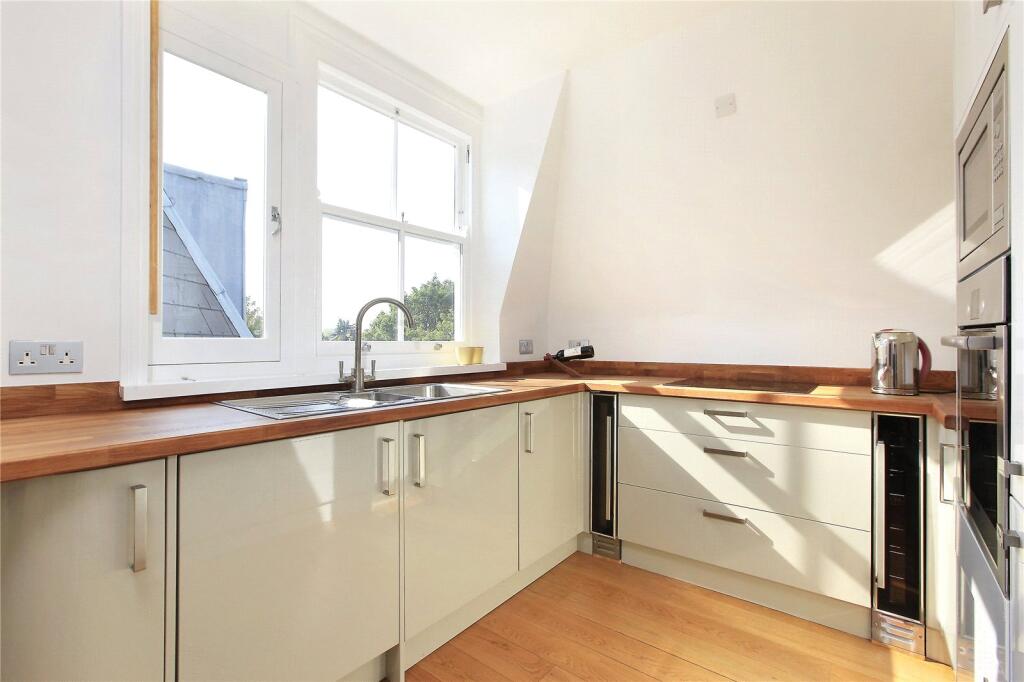 Main image of property: Elsynge Road Mansions, 
21-23, SW18