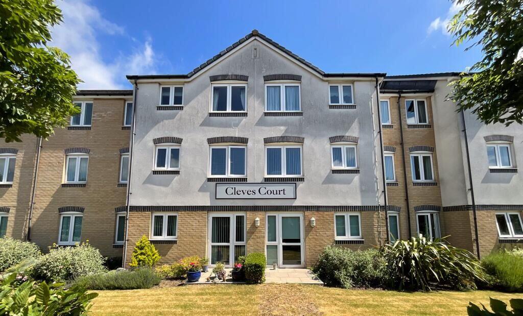 Main image of property: Flat 25 Cleves Court, 139 London Road, Hadleigh, Benfleet, Essex, SS7 2RA