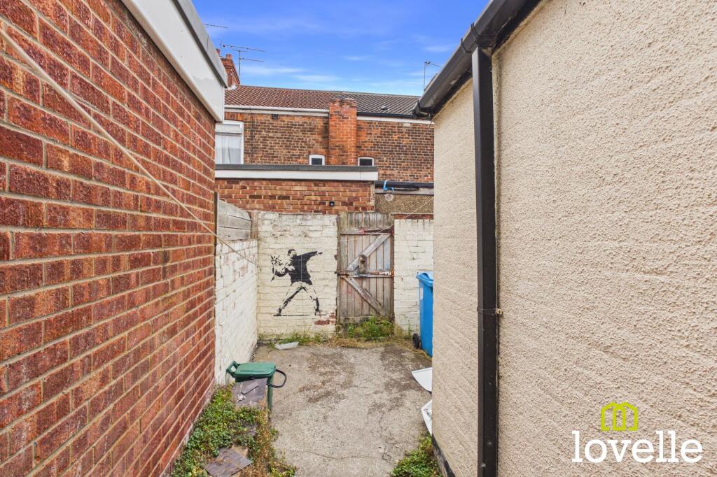 Main image of property: Estcourt Street, Hull, HU9
