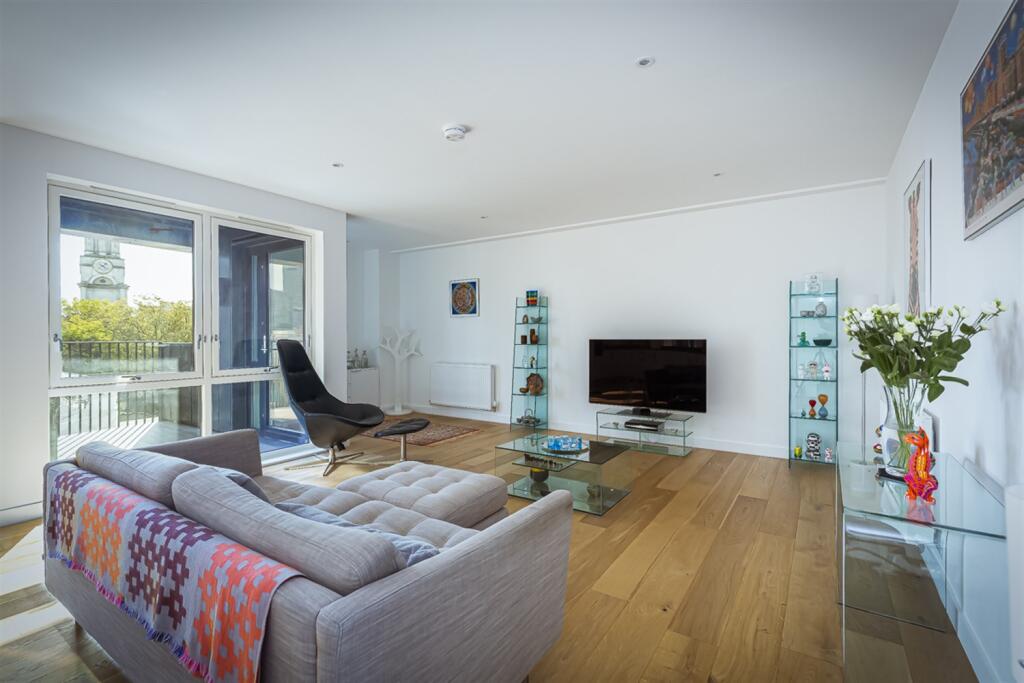 Main image of property: Rope Court, E14