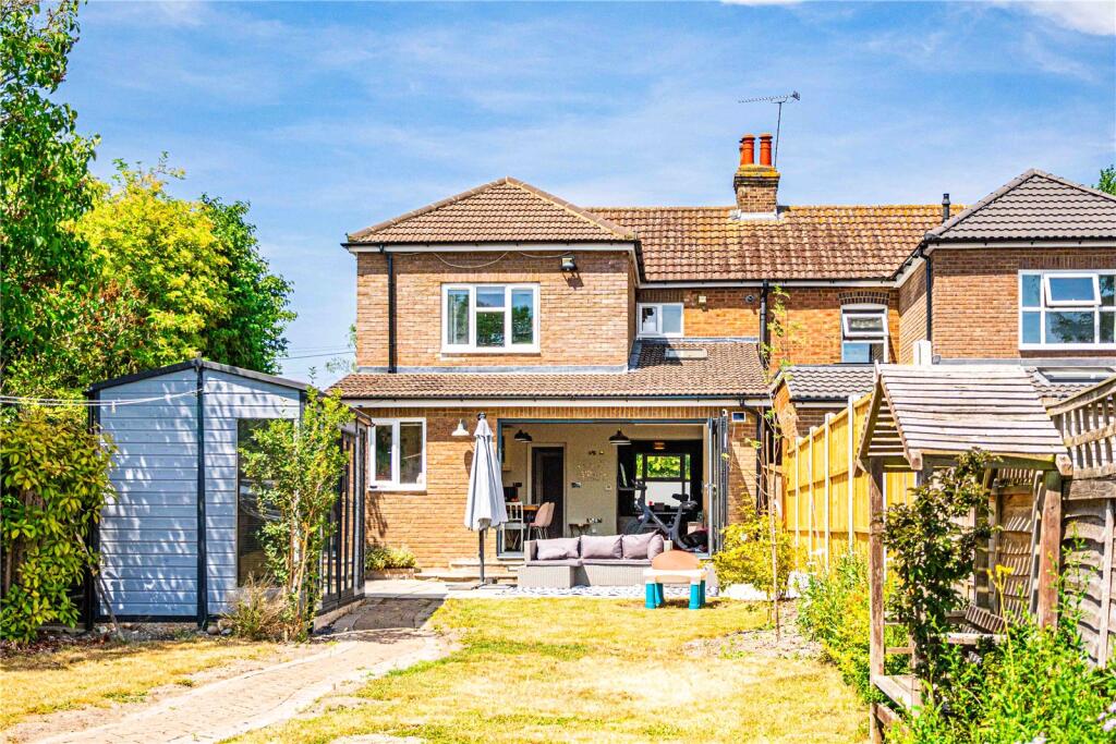 Main image of property: Dunstable Road, Totternhoe, Central Bedfordshire, LU6