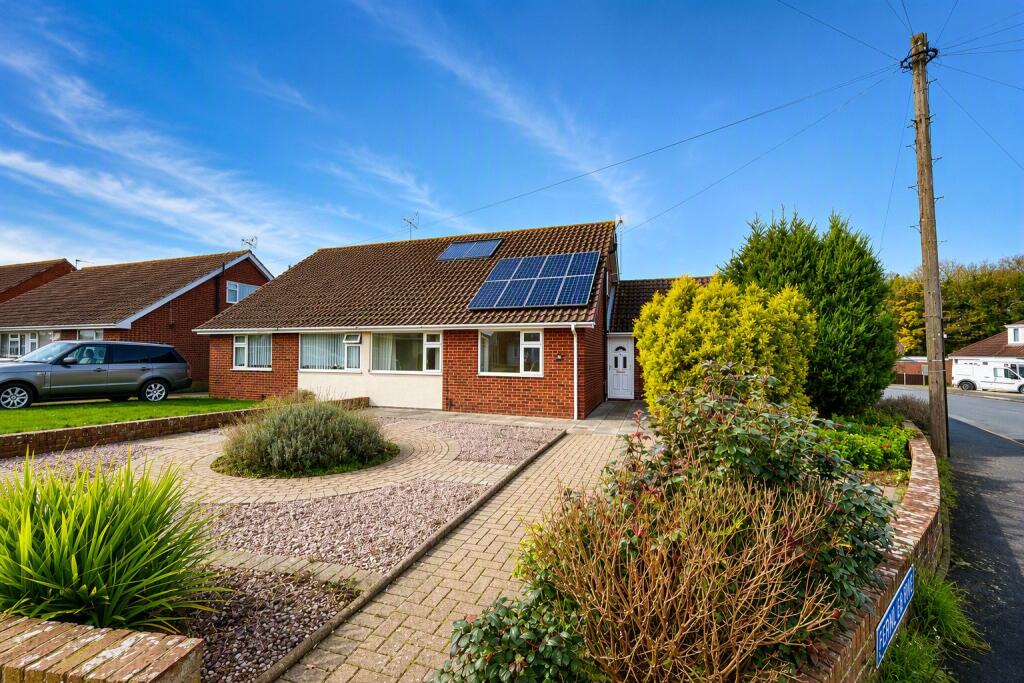 Main image of property: Chosen Way, Hucclecote, Gloucester, Gloucestershire, GL3
