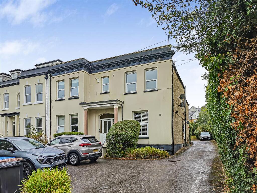 Main image of property: Epping New Road, Buckhurst Hill