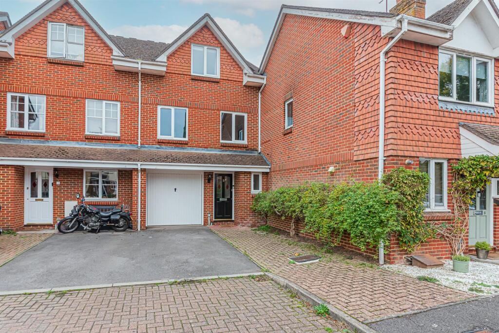 Main image of property: Ferns Mead, Farnham
