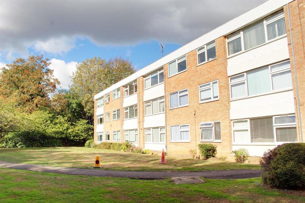 Main image of property: HEATHFIELD CLOSE, POTTERS BAR