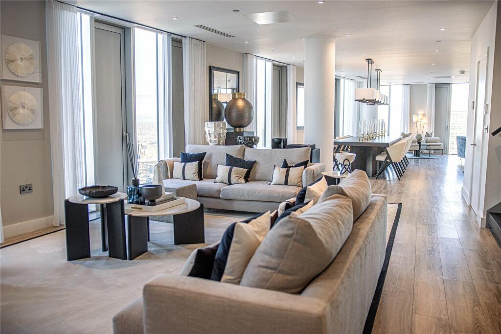 Main image of property: The Blade, Silvercrofts Street,, Manchester, M15