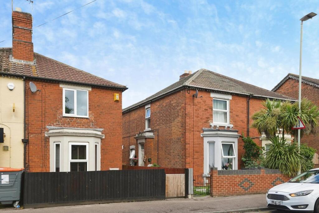 Main image of property: Tredworth Road, Gloucester, Gloucestershire, GL1