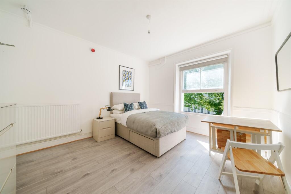 Main image of property: Prince's Square, W2