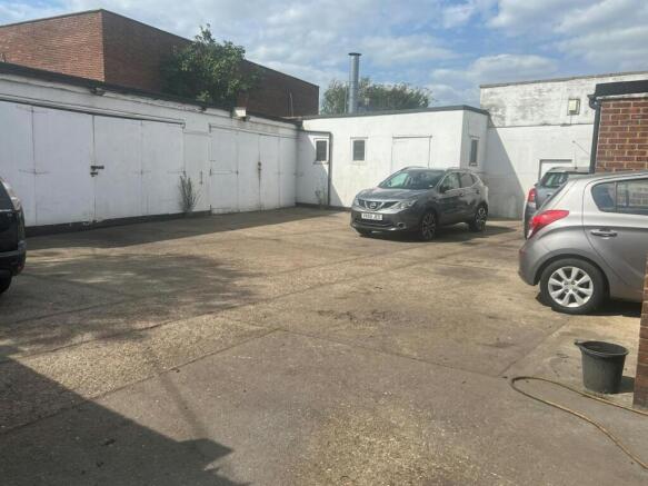 Rear of 180 Park View Road.jpg
