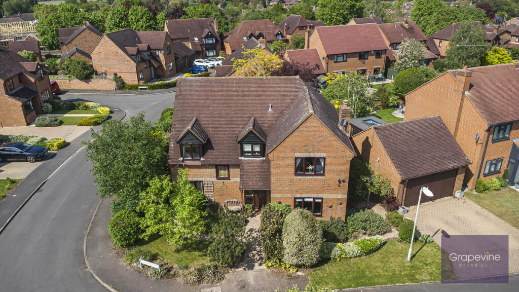 Main image of property: The Hawthorns, Charvil, RG10