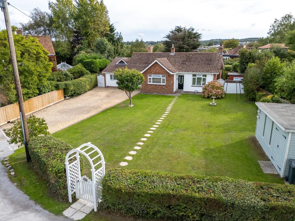 Main image of property: Cabot Way, Pill, Bristol, North Somerset, BS20