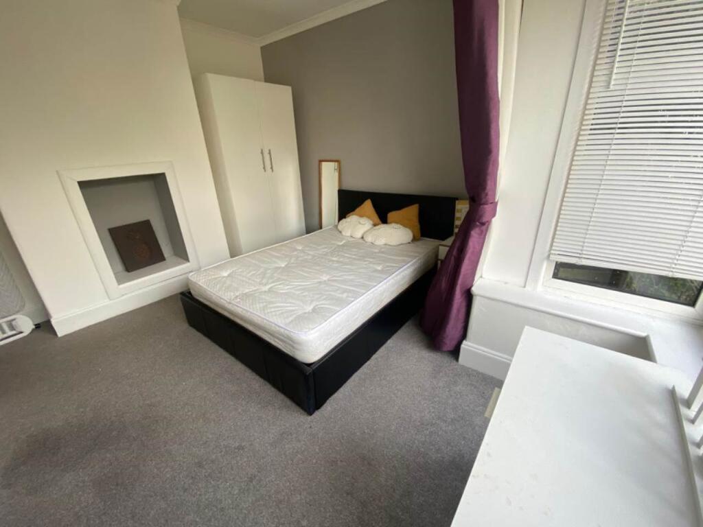 Main image of property: Tinshill Lane (Room 2), Horsforth, Leeds