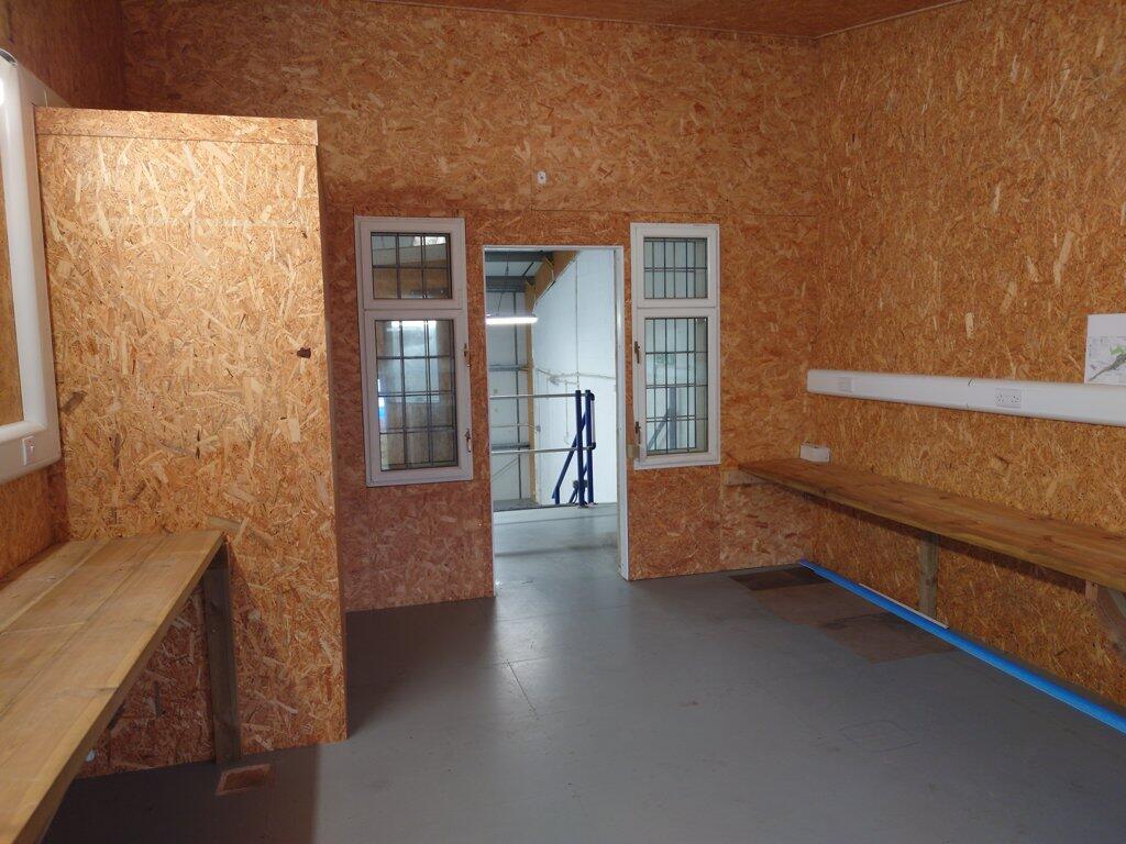Photo 12. Office 2.