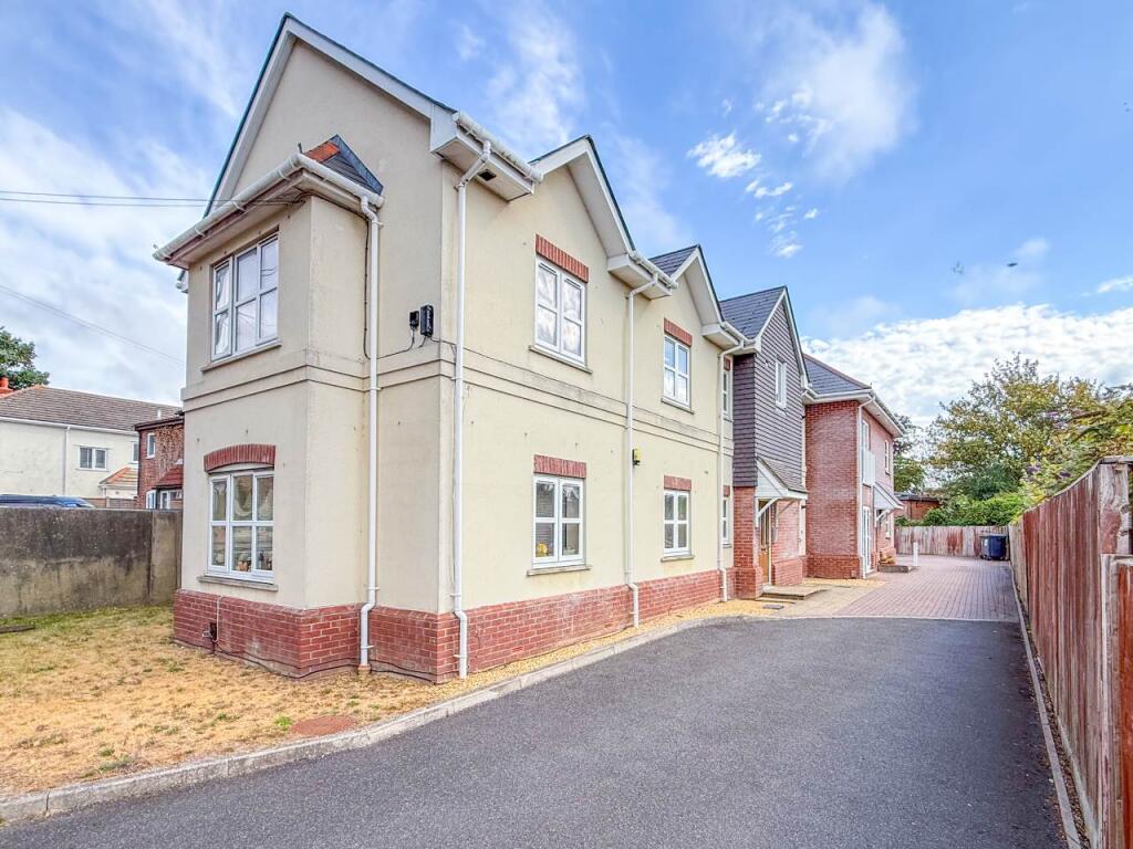 Main image of property: 9 The Grove , Christchurch , Dorset 