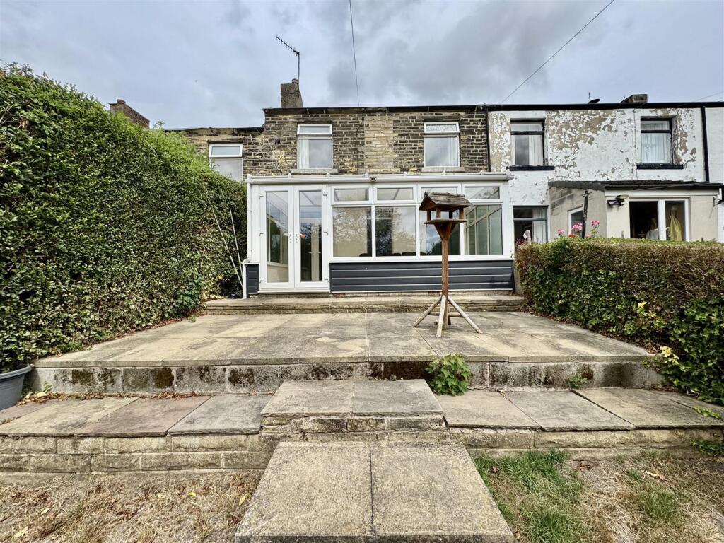 Main image of property: Almondbury Bank, Almondbury, Huddersfield, HD5 8HA