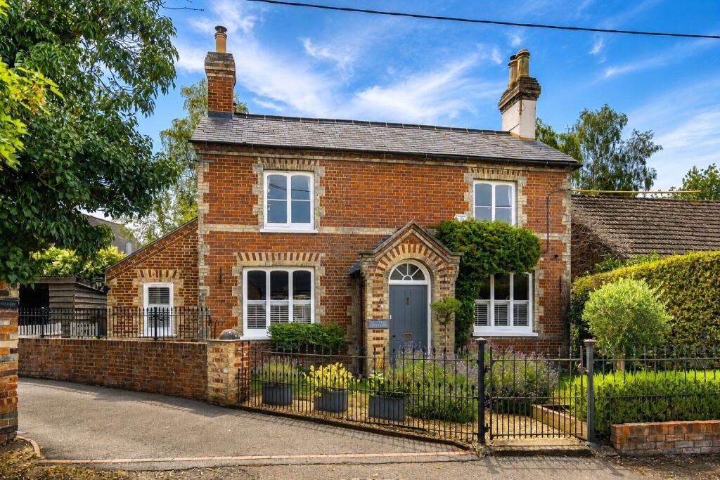 Main image of property: Aston Rowant, OX49 5ST