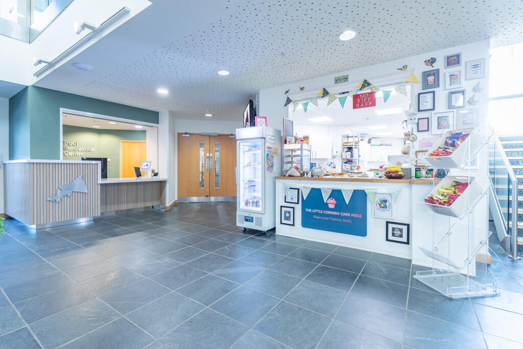 Reception and Cafe 