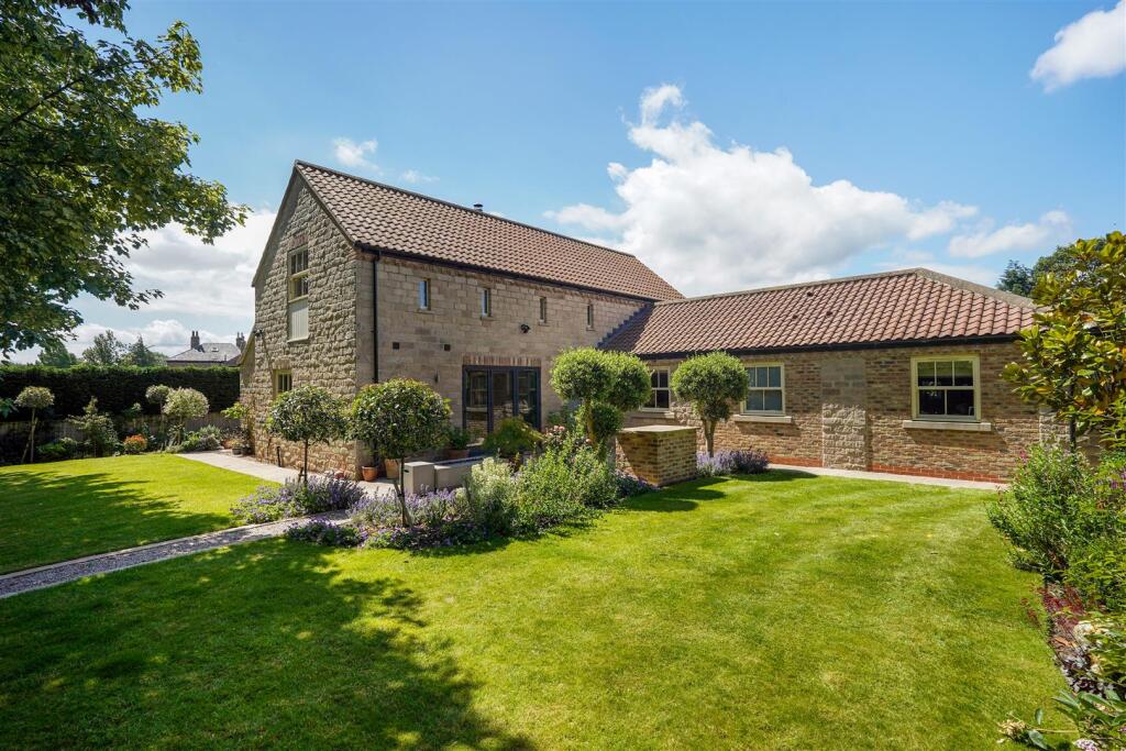 Main image of property: 4 Manor Field, Back Lane, Langthorpe, Boroughbridge