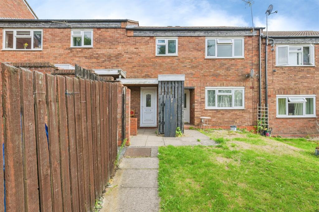 Main image of property: Carlcroft, Wilnecote, Tamworth