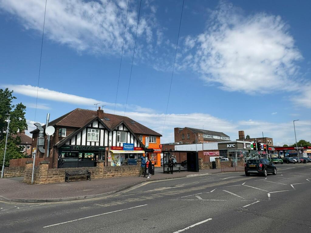 Main image of property: 140 Queens Road, Beeston, Nottingham, NG9 2FF